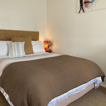 Wee Blue Bnb- Central Cosy Villa Timaru Kültér fotó